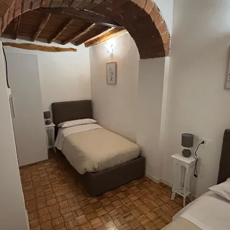 Residenza Sotto Il Campanile 拉波拉诺泰尔梅